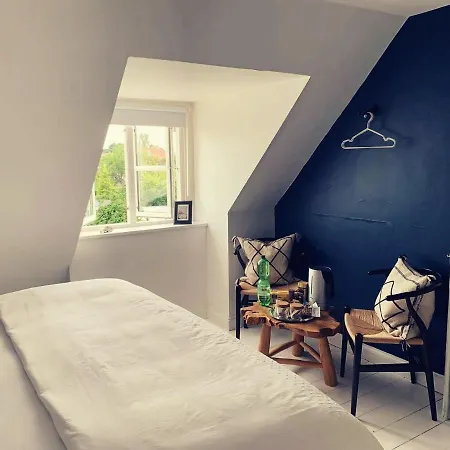 In A Danish With Garden View, 10 Min To Cph * Gentofte