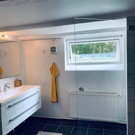 Hotel In A Danish With Garden View, 10 Min To Cph Gentofte